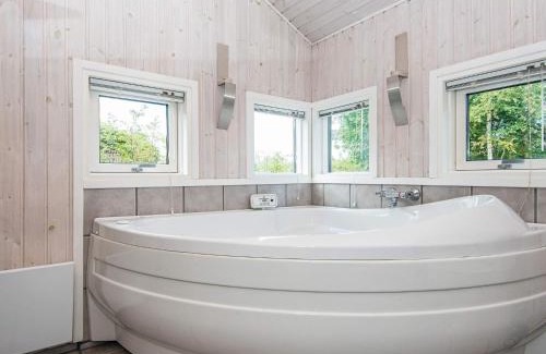 Vibæk Strand House | Ideal 8-Person Holiday Home in Ebeltoft for Families