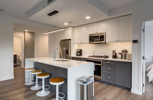 Kensington Apartment | Elegant 2BR+2Bath Retreat in Kensington - Highly Rated Stay