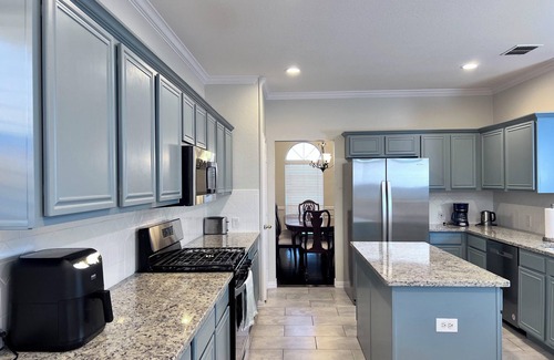 McKinney House | Spacious 4-BR Retreat with Pool Table and BBQ for 18
