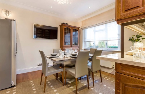 Bayswater House | Beautiful Town House with Spa & Lake View in Central London