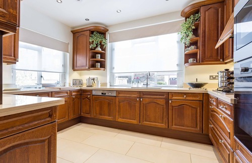 Bayswater House | Beautiful Town House with Spa & Lake View in Central London