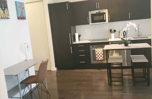 St. Lawrence Condo | Stylish Condo in Downtown: Perfect for Families