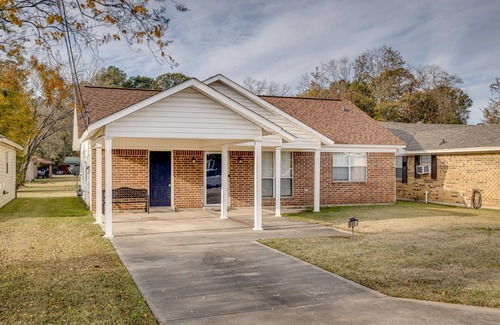 Monroe House | Elegant Home with Ocean View, 4.7 Miles from the Airport