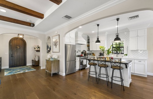 Old Northwood House | Elegant Spanish Colonial Home with Spa & Breakfast Included