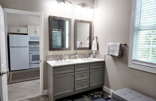 Bliss Estates Cottage | Pet-Friendly Cottage with Pool & King Size Bed - 10/10 Rated