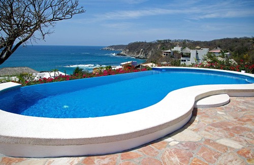 Salchi Villa | Unforgettable Oceanfront Delights with Private Pool in Huatulco