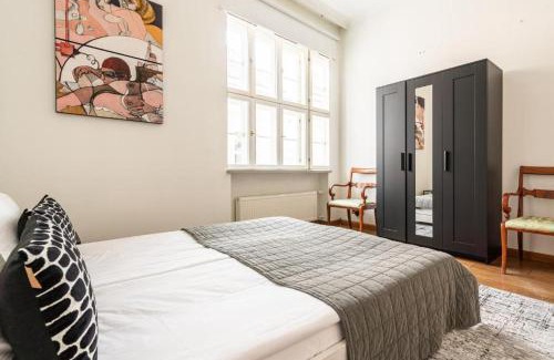 Old Town Apartment | Luxury Square view apartment #18