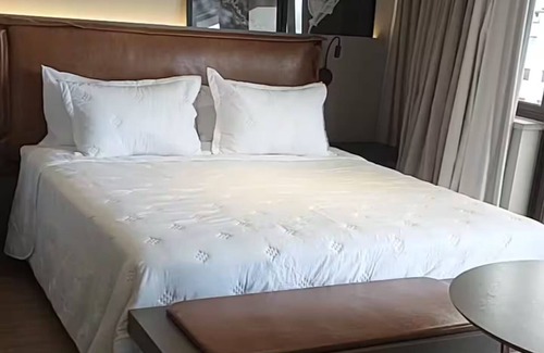 Itaim Bibi Hotel | Luxury studio in a hotel with a pool in Itaim Bibi