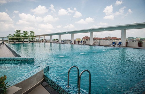 Seri Kembangan Apartment | Elegant Getaway @ Balakong, Steps from MIECC & Aeon