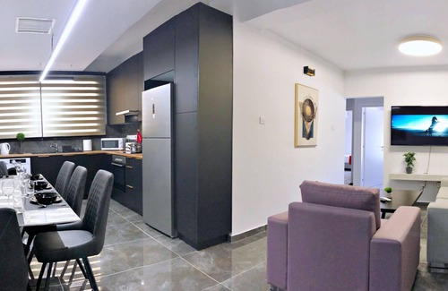 Larnaca Apartment | Elegant Getaway on Mackenzie Beach with Ocean View Amenities