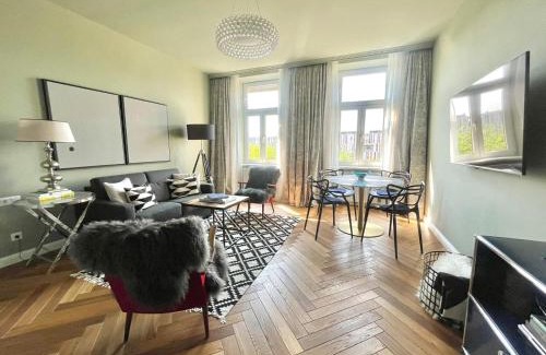 Rudolfsheim-Funfhaus Apartment | Elegant Stay in Vienna: Child-Friendly & Highly Rated 9.6