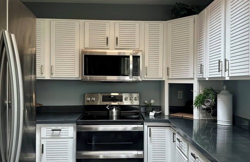 Kendall House | Discover Honey Comb Home in Michigan's Wine Country!