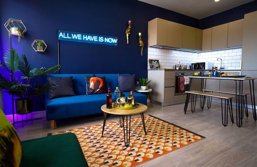 Stevenage Apartment | Modern Stevenage Town Centre Apartment with Breakfast & Accessibility