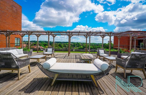 Stevenage Apartment | Modern Stevenage Town Centre Apartment with Breakfast & Accessibility