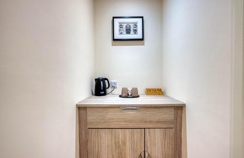 Priors Marston Apartment | Stylish Stockton Studio Rooms with Free WiFi & Parking