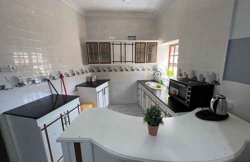 Stone Town Apartment | Relax in a Stylish Stone Town Suite Near Attractions
