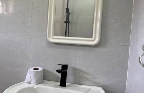 Stone Town Apartment | Relax in a Stylish Stone Town Suite Near Attractions