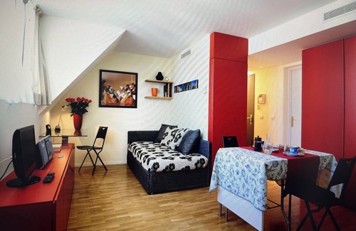 Chaussee-d'Antin Apartment | Modern Studio Steps from Lafayette and Opera Attractions