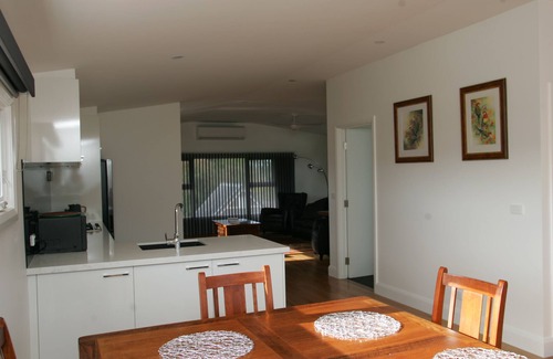Lake Wendouree Apartment | Top-Rated Studio Apartment with Kitchen on Gregory Street