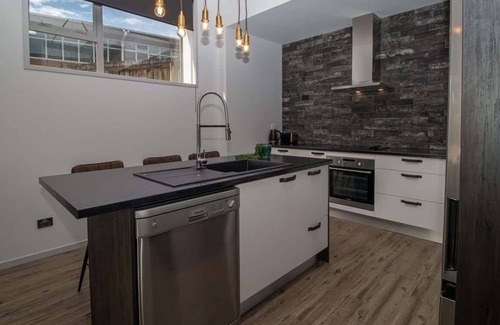 New Plymouth Apartment | Oceanfront City Living Apartment with Top Guest Rating
