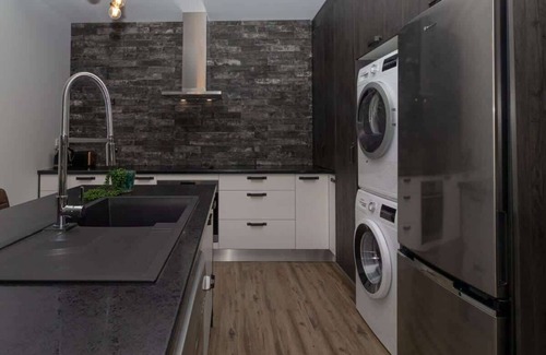 New Plymouth Apartment | Oceanfront City Living Apartment with Top Guest Rating