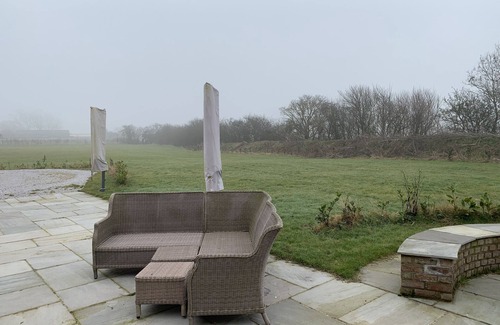 Skirpenbeck Apartment | Pet-Friendly Cottage Nestled at the Foot of Yorkshire Wolds