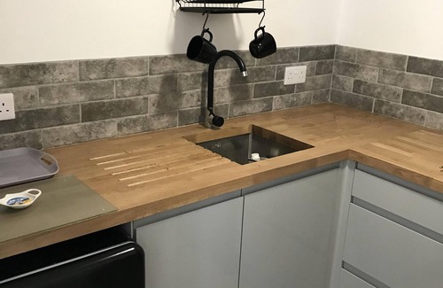 Millendreath Apartment | Stylish Studio Apartment with Kitchen & Pet-Friendly Amenities