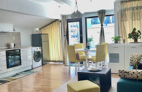 Burgas Apartment | Central Zone Oceanfront Studio with Spa and Breakfast