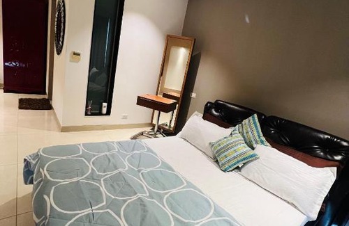Gurugram Apartment | Elegant Oceanfront Studios with Pool & Hot Tub