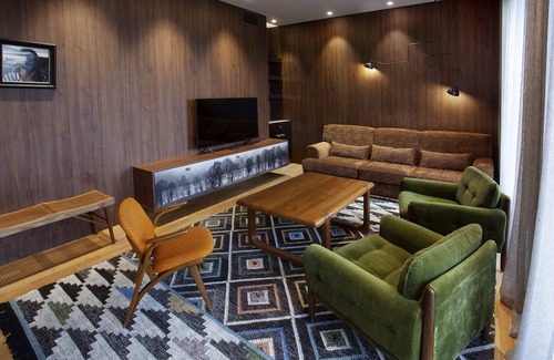 Sector 1 Apartment | Elegant Suite 13: Perfect for Families and Pets