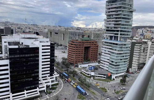 La Carolina Apartment | Elegant Suite on the 16th Floor with Pool Access in Quito
