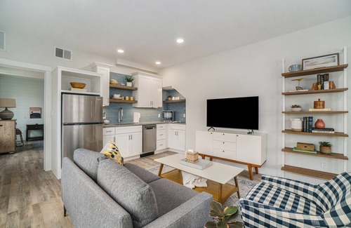 Onekama Condo | Exquisite Luxury Suite #2 with Kitchen & Family Amenities