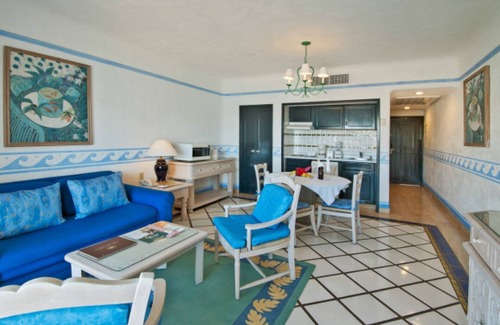 Pedregal House | Discover Our Luxury Suite at an Exquisite Beach Resort