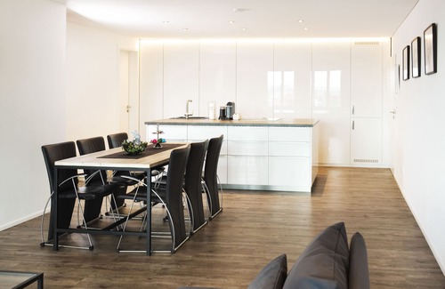 Kempten Apartment | Elegant Suite with Spa and Lake Views in Kempten