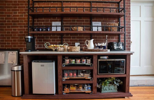 LaGrange Apartment | Elegant Suite in Historic Mansion, Near Downtown Attractions