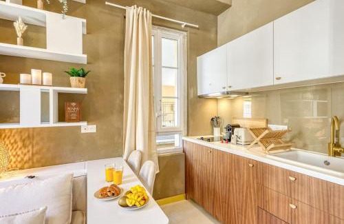 Arpajon Apartment | Indulgent Jacuzzi Suite with Sauna - 4 Star Rated Stay