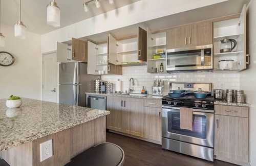 Camarillo Apartment | Elegant Suite with King Bed, Wi-Fi and Pool Access