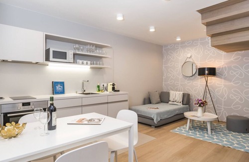 Alsergrund Apartment | Elegant Suite in Liechtenstein with Family-Friendly Amenities