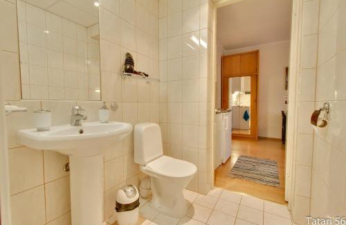 Kesklinn Apartment | Comfortable Daily Apartments on Tatari Street with Dining