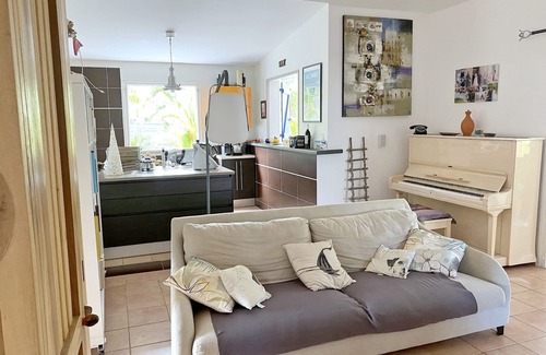 Le Francois House | Relaxing Pool & Garden Retreat by East Cape Lagoon