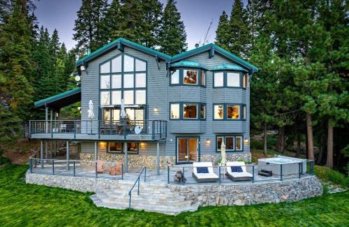 Kingswood Estates House | Luxury Tahoe Vacation Rental with HotTub & Lake Views