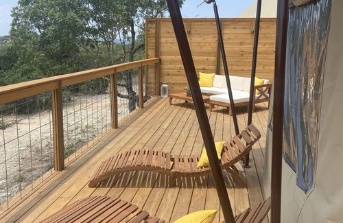 Oatmeal Cabin | Cozy Tent #4: Outdoor Tub & Breathtaking Views Await