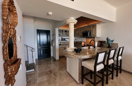 San Jose del Cabo Condo | Oceanfront Three Bedroom Retreat with Pool and Spa