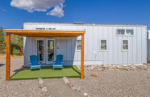 Montrose Cabin | Cozy Pond-Front Getaway with Pool, Hot Tub & Mountain Views
