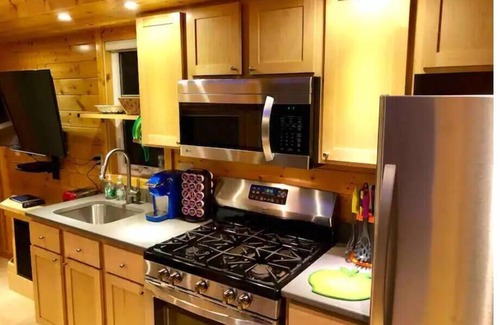 Danville Apartment | Cozy Tiny Home near Brew Ridge: Enjoy Breakfast & Adventure