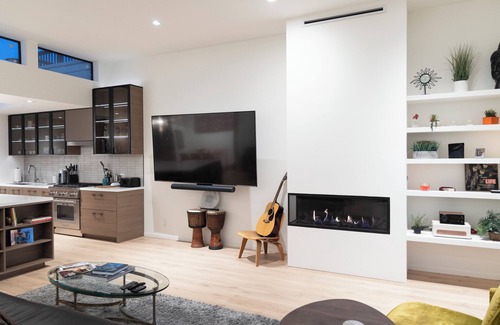 Cow Hollow Apartment | Top Floor Apartment with Ocean Views & Kid-Friendly Amenities