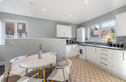 Northumberland Park Apartment | Luxury Tottenham Stadium Retreat - 2 minute walk to stadium