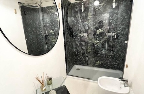 Pisa City Centre House | Elegant Tower House with Kitchen in Central Pisa
