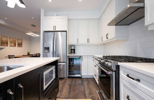 The Blue Mountains House | Elegant Townhome with Pool & Shuttle to Blue Mountain