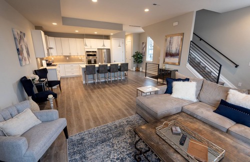 Englewood House | Exceptional Townhome with Amazing Mountain Views & Rooftop Deck